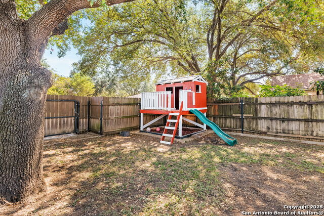 Image 23 of 30 For 140 Buffalo  