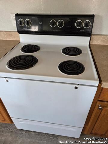 Image 4 of 9 For 4504 Hunt Cir