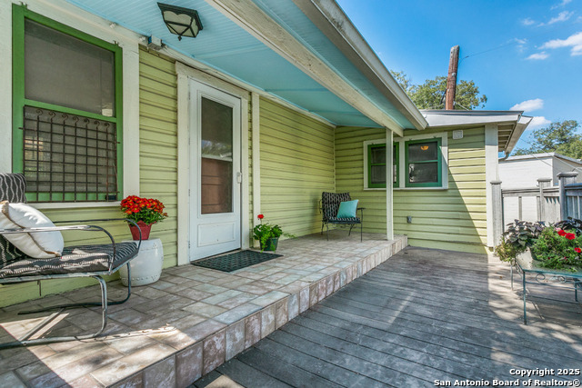 Image 18 of 28 For 117 Woodlawn W