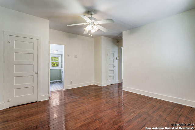 Image 21 of 28 For 117 Woodlawn W
