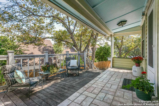 Image 23 of 28 For 117 Woodlawn W