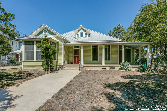 Image 24 of 28 For 117 Woodlawn W