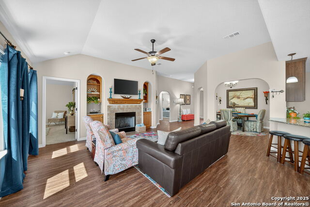 Image 10 of 35 For 423 Prairie Tea Lane