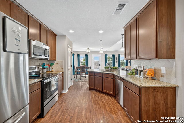 Image 14 of 35 For 423 Prairie Tea Lane