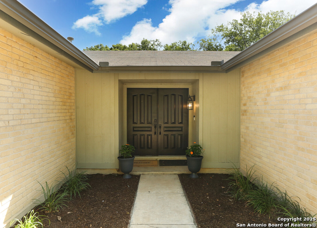 Image 4 of 17 For 14310 Briartrail