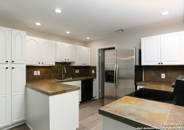 Image 7 of 17 For 14310 Briartrail