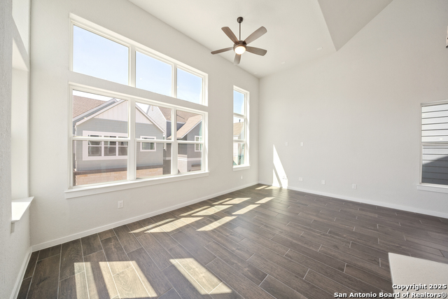 Image 5 of 20 For 5843 Whitby Rd #34