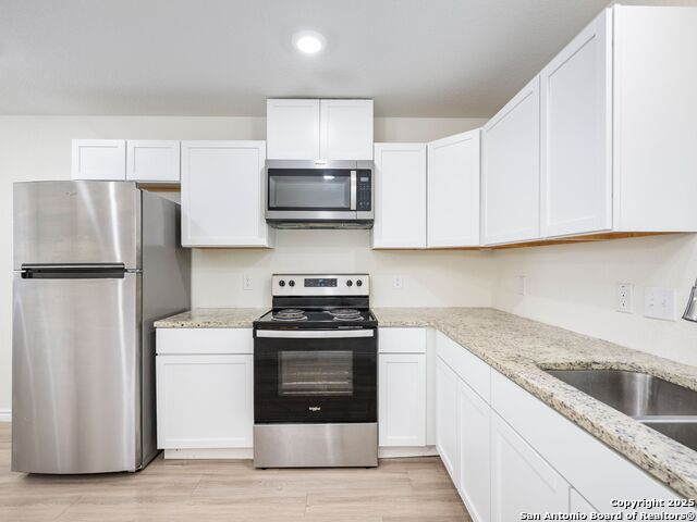 Listing photo id 15 for 7302 Mary Abbott