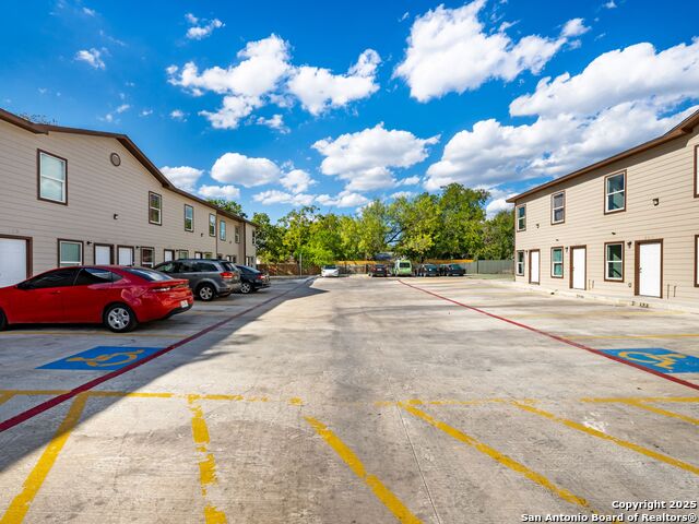 Listing photo id 23 for 7302 Mary Abbott