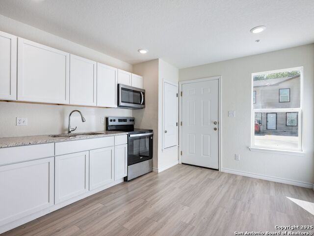 Listing photo id 24 for 7302 Mary Abbott