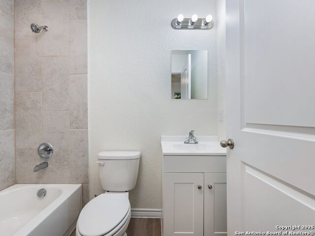 Listing photo id 29 for 7302 Mary Abbott