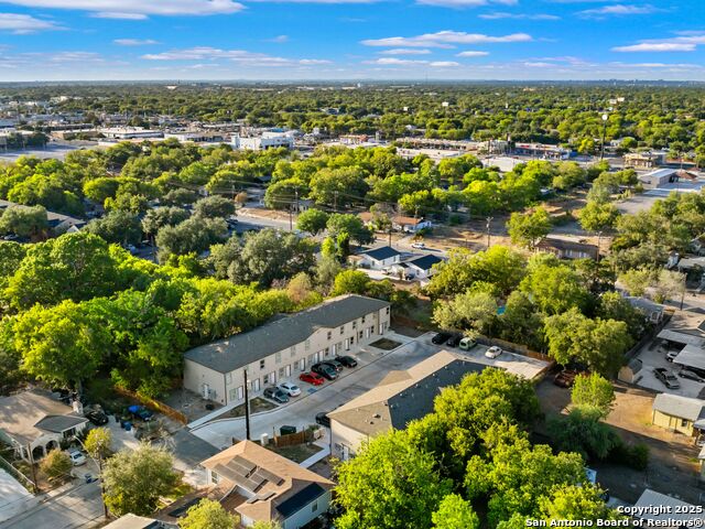 Listing photo id 33 for 7302 Mary Abbott