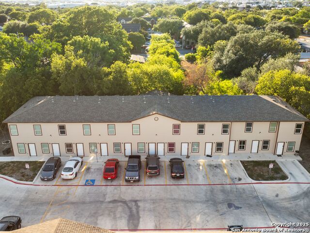 Listing photo id 2 for 7302 Mary Abbott