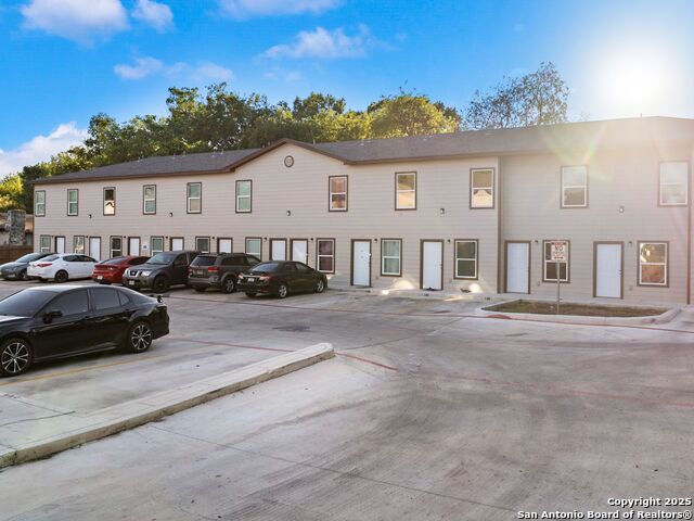 Listing photo id 5 for 7302 Mary Abbott