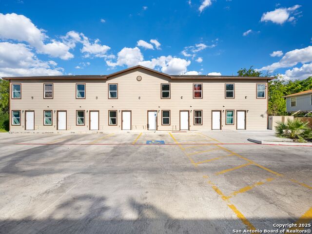 Listing photo id 7 for 7302 Mary Abbott