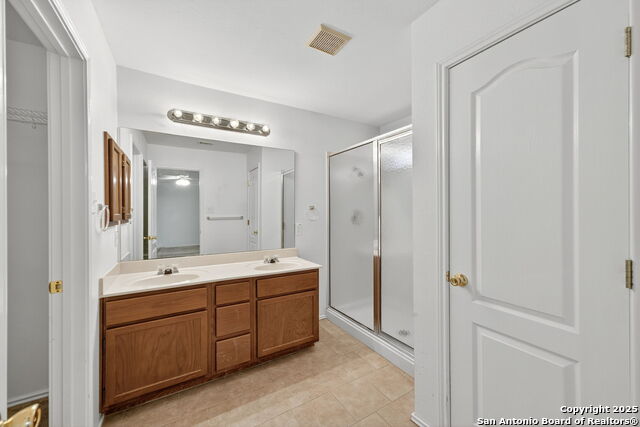 Listing photo id 32 for 462 Bobcat Hollow
