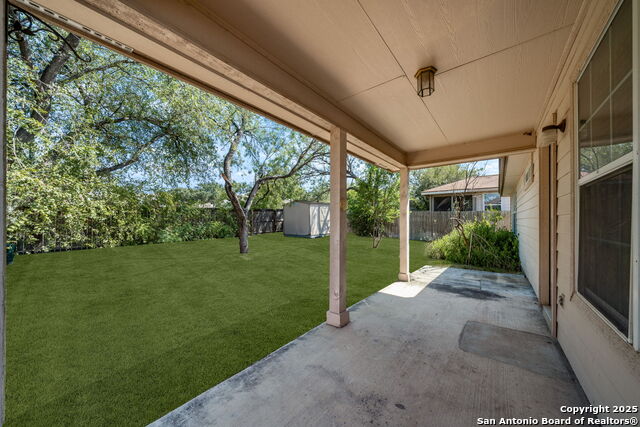 Listing photo id 38 for 462 Bobcat Hollow