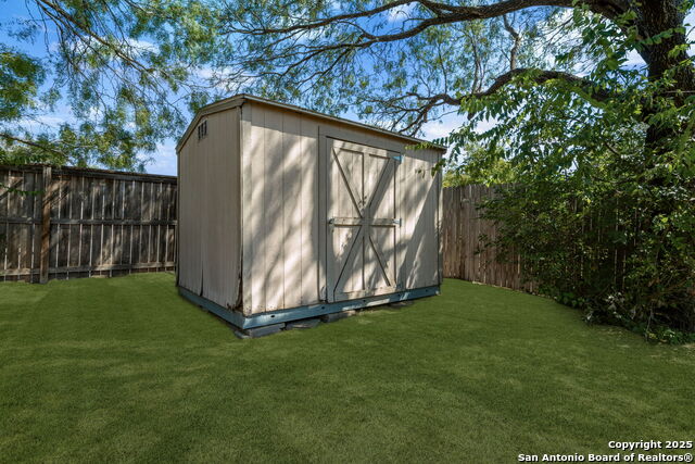 Listing photo id 43 for 462 Bobcat Hollow
