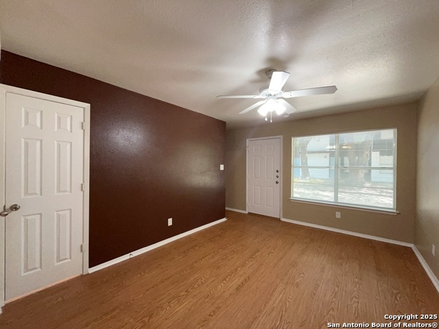Image 11 of 33 For 2802 Lasses Blvd  42