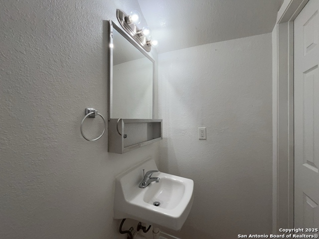 Image 14 of 33 For 2802 Lasses Blvd  42