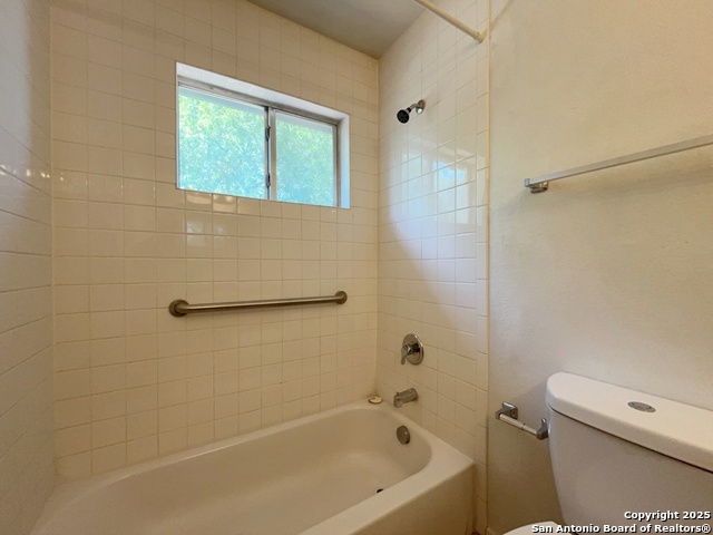Image 23 of 33 For 2802 Lasses Blvd  42