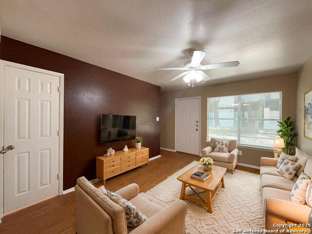 Image 3 of 33 For 2802 Lasses Blvd  42