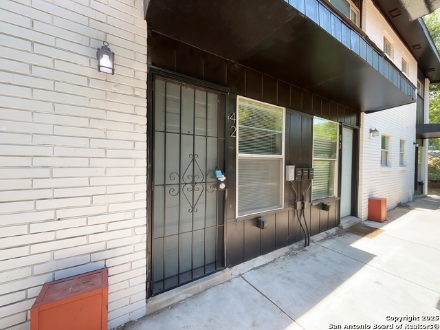 Image 6 of 33 For 2802 Lasses Blvd  42