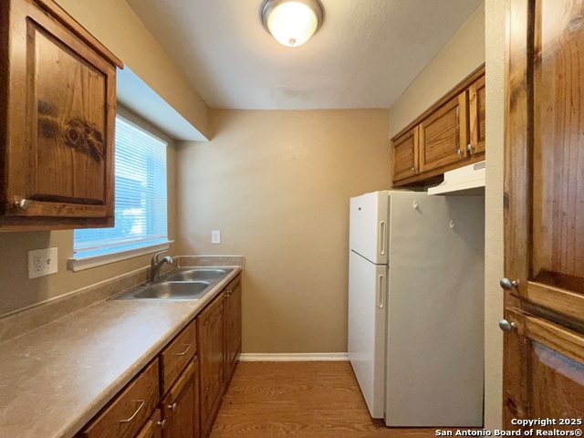 Image 9 of 33 For 2802 Lasses Blvd  42