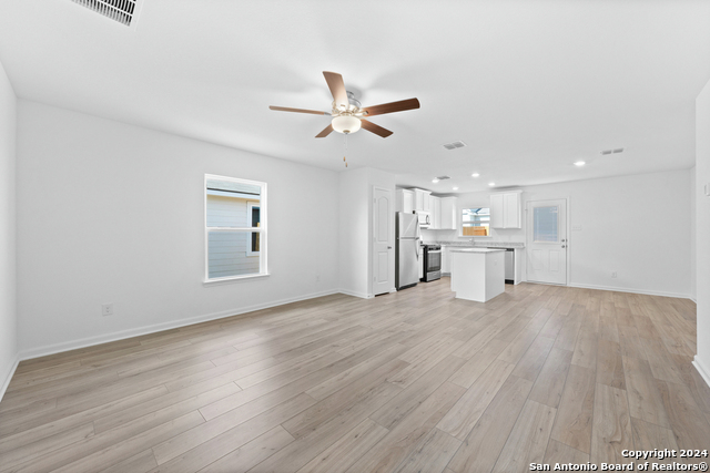 Image 4 of 24 For 11983 Luckey Villa