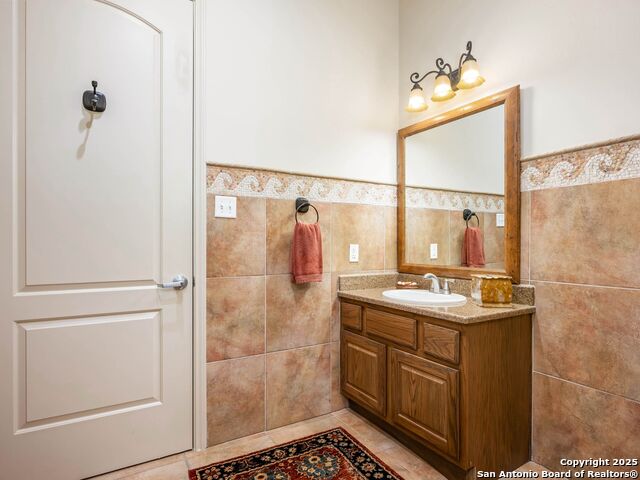 Listing photo id 19 for 5150 Loop 1604 N