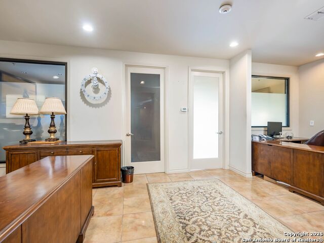 Listing photo id 30 for 5150 Loop 1604 N