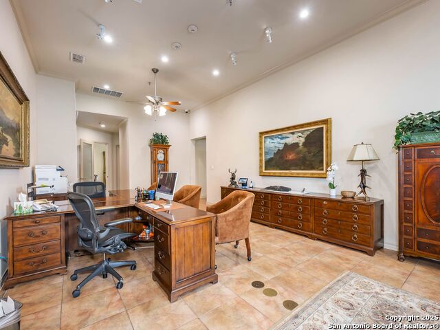 Listing photo id 47 for 5150 Loop 1604 N
