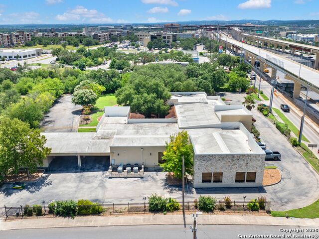Listing photo id 65 for 5150 Loop 1604 N