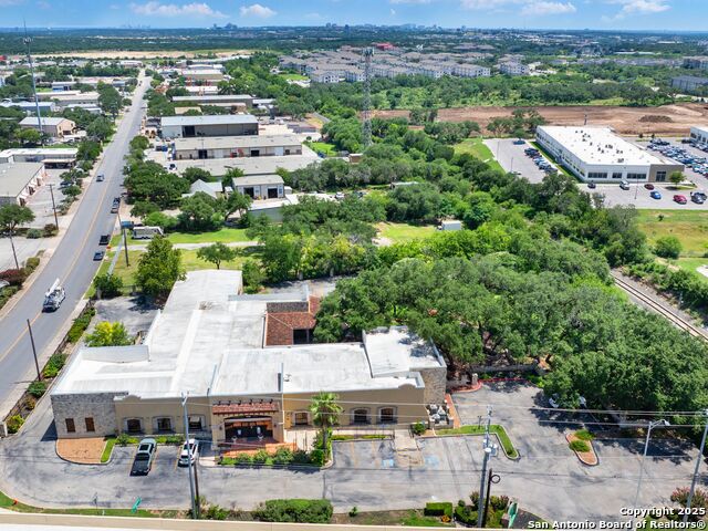 Listing photo id 66 for 5150 Loop 1604 N
