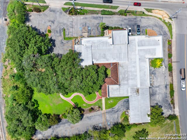 Listing photo id 67 for 5150 Loop 1604 N