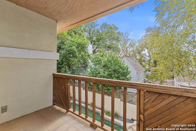 Image 24 of 42 For 141 Hollywood