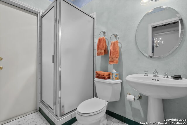 Image 34 of 42 For 141 Hollywood