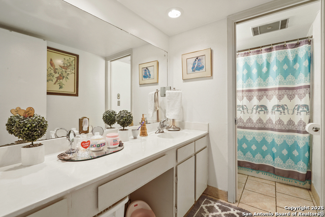 Listing photo id 10 for 2118 Gaines Mill