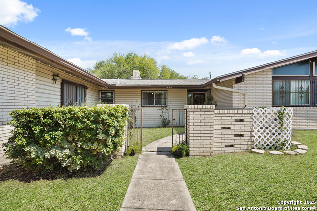 Listing photo id 0 for 2118 Gaines Mill
