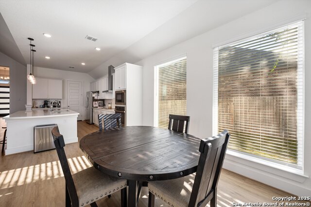 Image 12 of 31 For 411 Aurora Basin