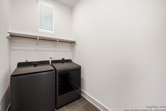 Image 16 of 31 For 411 Aurora Basin