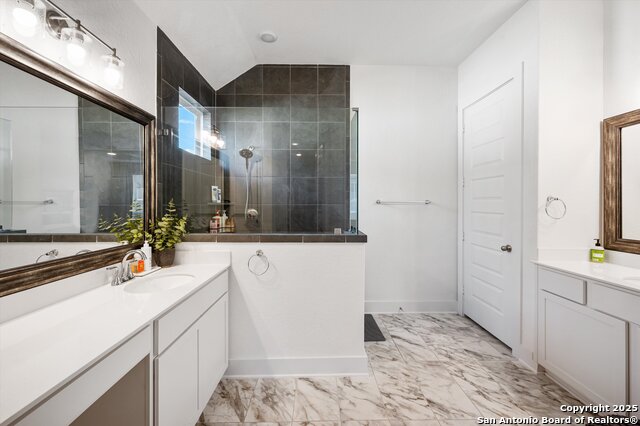 Image 24 of 31 For 411 Aurora Basin