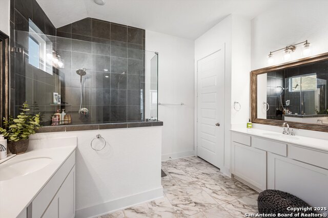 Image 25 of 31 For 411 Aurora Basin