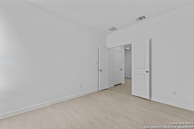 Listing photo id 21 for 716 Horsetail Ln