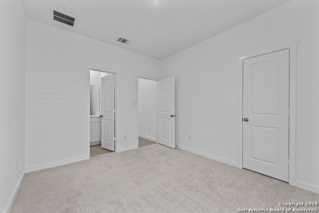 Listing photo id 24 for 716 Horsetail Ln