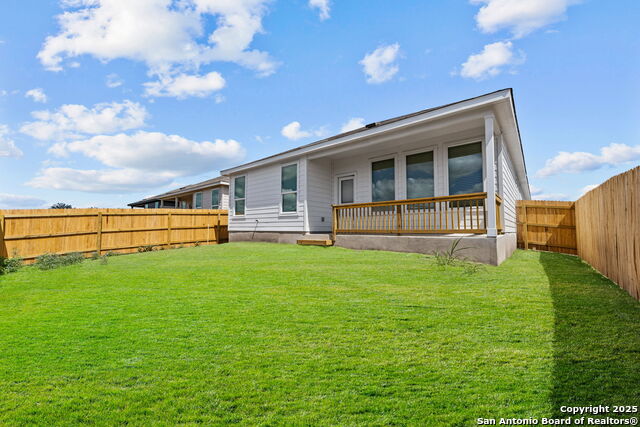 Listing photo id 26 for 716 Horsetail Ln