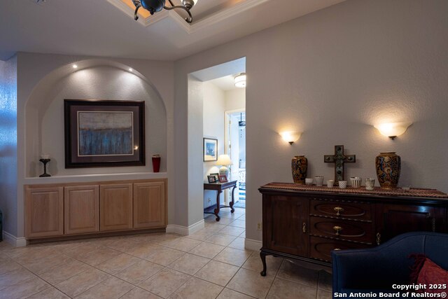 Image 16 of 39 For 302 Paradise Point Dr