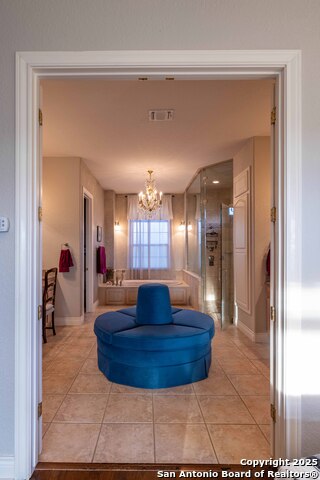 Image 18 of 39 For 302 Paradise Point Dr