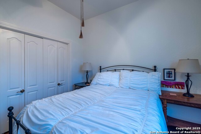 Image 27 of 39 For 302 Paradise Point Dr