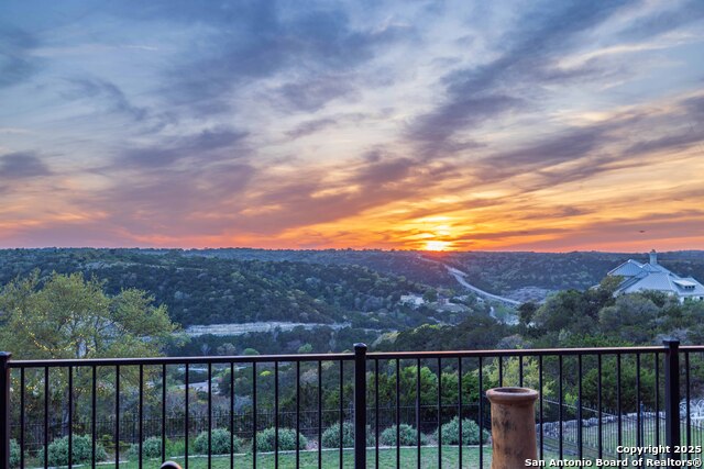 Image 32 of 39 For 302 Paradise Point Dr